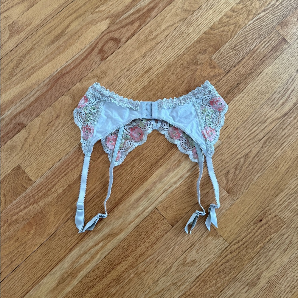 Vintage garter belt lingerie lace floral light blue View 2